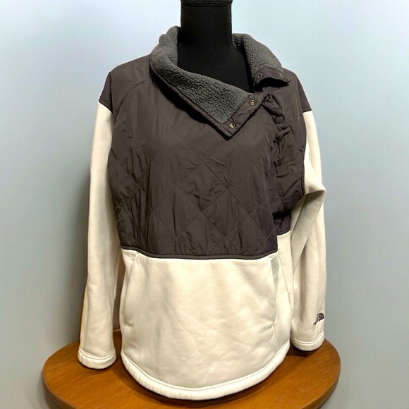 The North Face Jackets & Blazers - The North Face Women’s 3 Snap Pullover